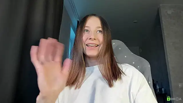 Courtney Luv online show from 10.06.25