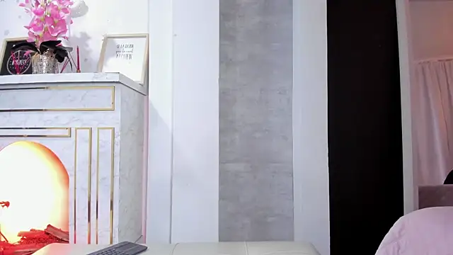  liathompsom09 online show from 03.04.25