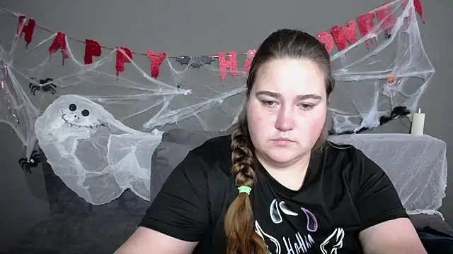 Snapshot of XX_Daniella_XX chatting on 10.16.25 XX Daniella XX online show from 10.16.25