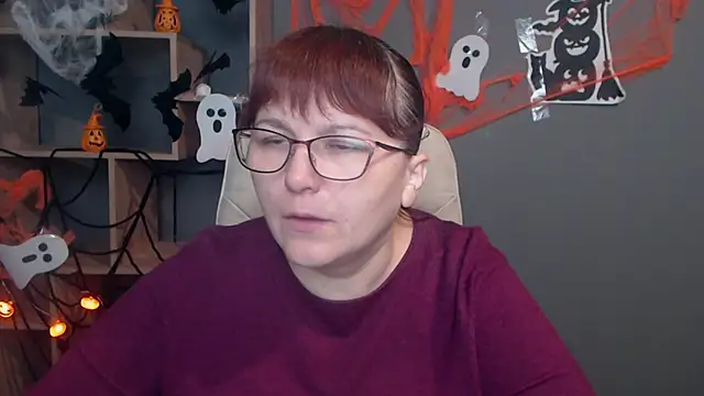 Snapshot of AliceInksSweetty chatting on 10.19.25 AliceInksSweetty online show from 10.19.25