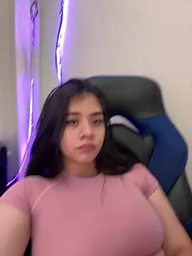 Snapshot of Alhanna_ chatting on 03.11.25 Alhanna online show from 03.11.25