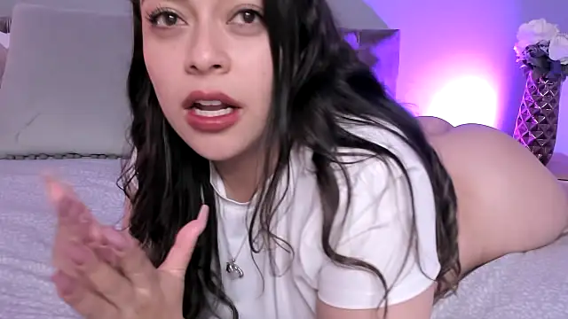 Nicolle W online show from 03.10.25