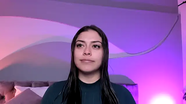 Nicolle W online show from 03.20.25