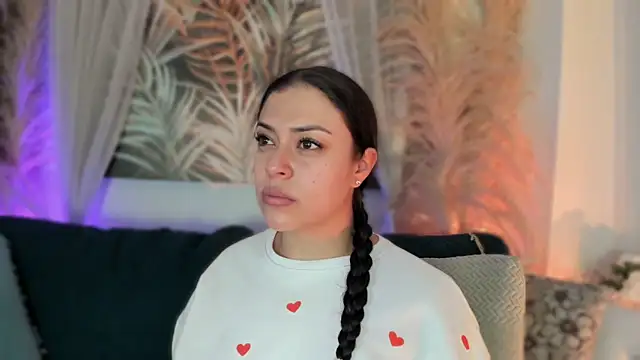 Snapshot of Nicolle_W chatting on 02.13.26 Nicolle W online show from 02.13.26