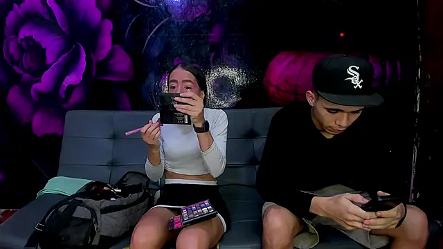 Snapshot of SecretsParty chatting on 09.28.25 SecretsParty online show from 09.28.25