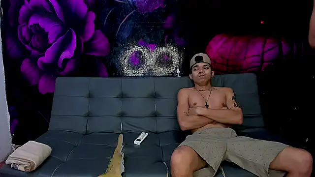 Snapshot of SecretsParty chatting on 09.30.25 SecretsParty online show from 09.30.25