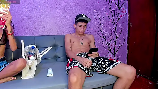 Snapshot of SecretsParty chatting on 10.28.25 SecretsParty online show from 10.28.25