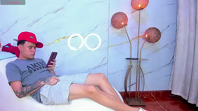 Snapshot of SecretsParty chatting on 11.03.25 SecretsParty online show from 11.03.25