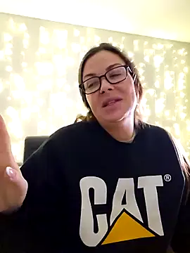 RebeccaXO  online show from 12.11.24