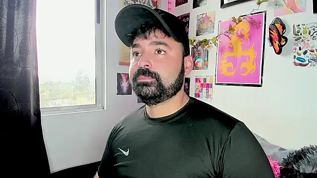 Snapshot of johnnyalx chatting on 10.07.25 johnnyalx online show from 10.07.25