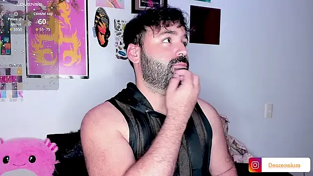 Snapshot of johnnyalx chatting on 10.30.25 johnnyalx online show from 10.30.25