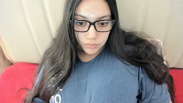 Snapshot of roniewester chatting on 02.07.26 roniewester online show from 02.07.26