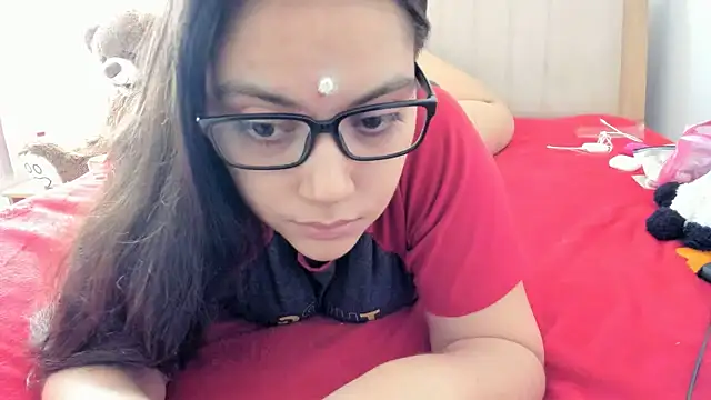 Snapshot of roniewester chatting on 02.11.26 roniewester online show from 02.11.26