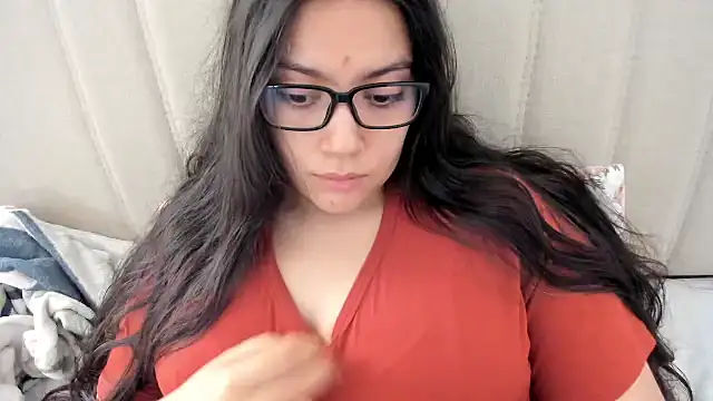 Snapshot of roniewester chatting on 02.25.26 roniewester online show from 02.25.26