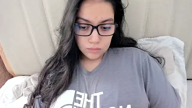 Snapshot of roniewester chatting on 02.27.26 roniewester online show from 02.27.26