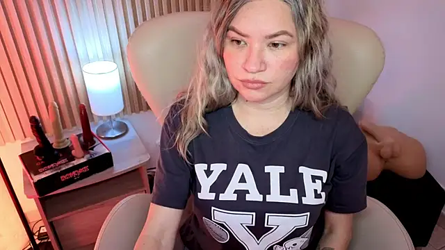 Snapshot of MarianL0ve chatting on 10.13.25 MarianL0ve online show from 10.13.25