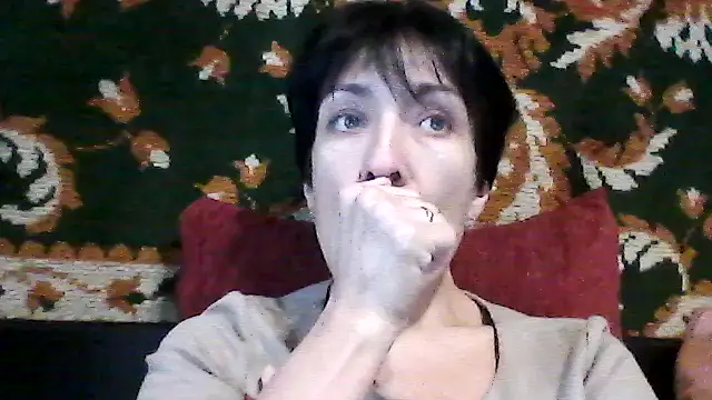 SunnyAmorre online show from 10.07.25