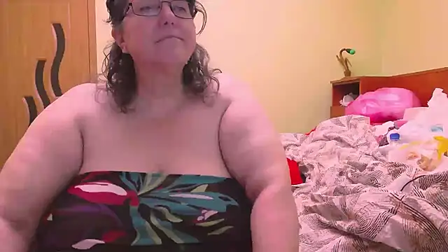 HugeTits online show from 11.25.25