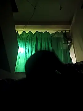 Snapshot of deshimund chatting on 10.16.25 deshimund online show from 10.16.25