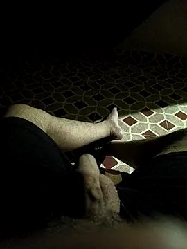 Snapshot of deshimund chatting on 10.30.25 deshimund online show from 10.30.25