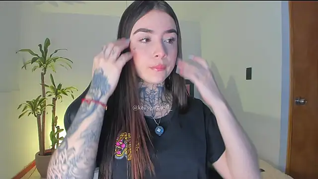 Snapshot of Ally_Snow chatting on 09.21.25 Ally Snow online show from 09.21.25