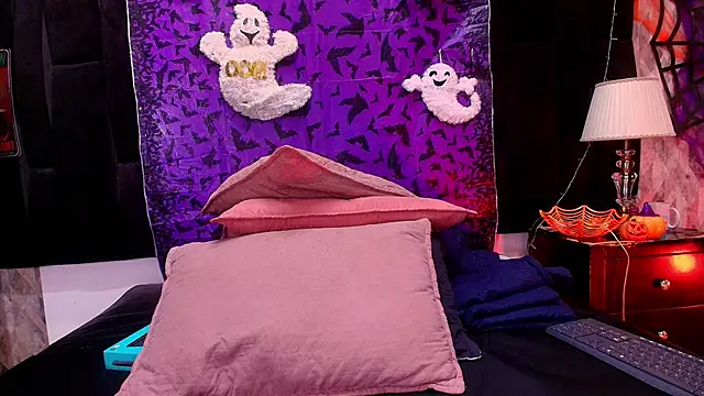 shelsyloreds online show from 10.30.25