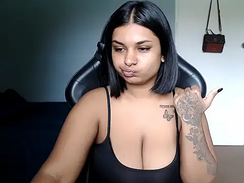 Snapshot of layla_amin chatting on 03.15.26 layla amin online show from 03.15.26