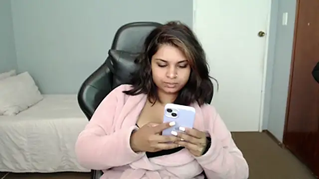 Snapshot of layla_amin chatting on 07.02.26 layla amin online show from 07.02.26
