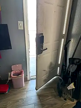 Snapshot of RoyalWearing chatting on 10.13.25 RoyalWearing online show from 10.13.25