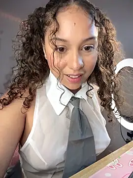 Snapshot of Shara_dreams chatting on 10.17.25 Shara dreams online show from 10.17.25