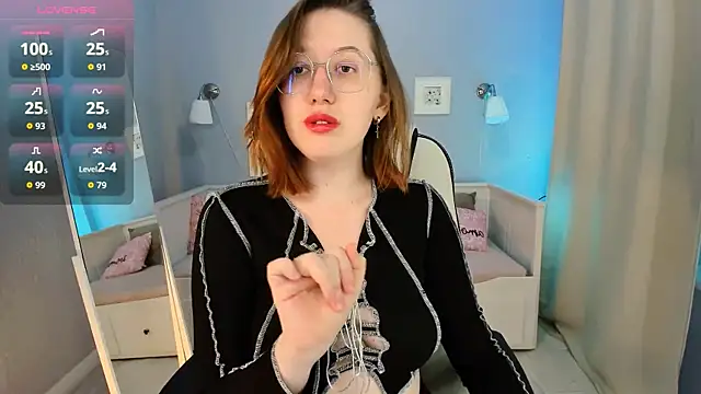 Charmy Gracy online show from 10.11.25