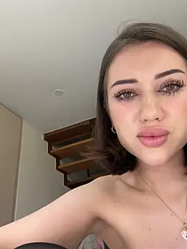 Snapshot of goodforKarina chatting on 03.21.25 goodforKarina online show from 03.21.25