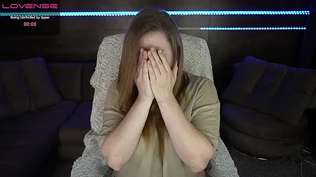 Snapshot of handsome_D chatting on 12.08.24 handsome D online show from 12.08.24