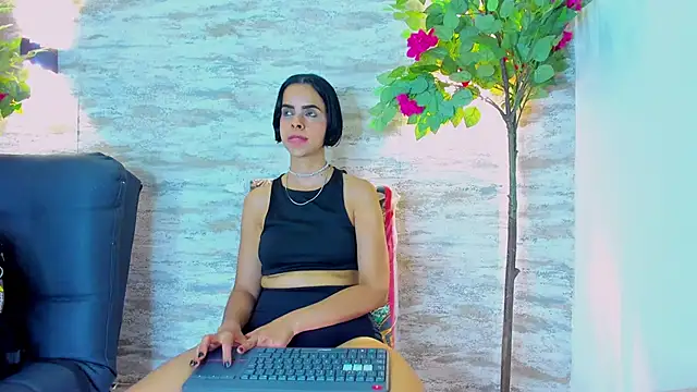 Amelia Myers online show from 10.23.25