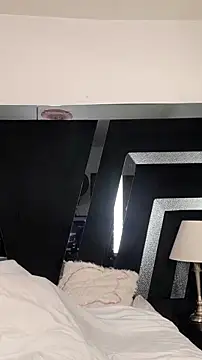 sweetlinddsay online show from 04.10.26