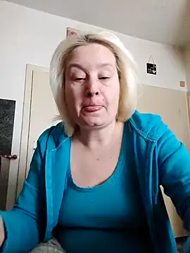 Snapshot of GeileEstelle chatting on 12.13.24 GeileEstelle online show from 12.13.24