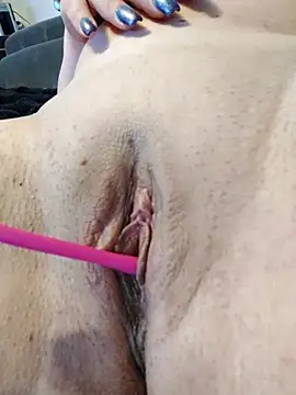 Snapshot of GeileEstelle chatting on 02.11.25 GeileEstelle online show from 02.11.25