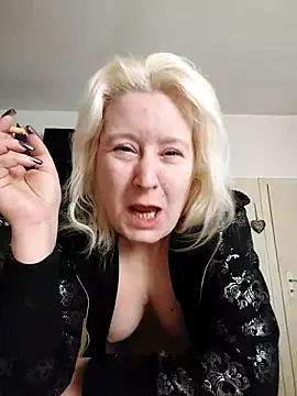 Snapshot of GeileEstelle chatting on 02.22.25 GeileEstelle online show from 02.22.25