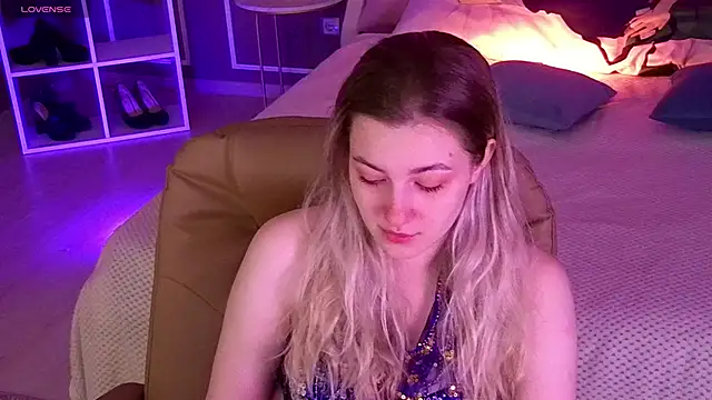 Snapshot of elinanortas chatting on 09.29.25 elinanortas online show from 09.29.25