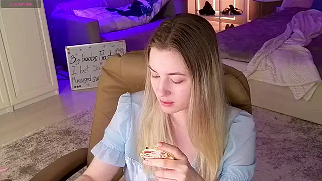 Snapshot of elinanortas chatting on 10.12.25 elinanortas online show from 10.12.25