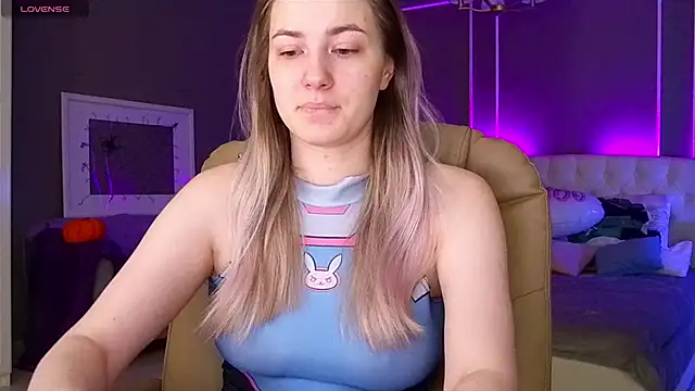 Snapshot of elinanortas chatting on 11.03.25 elinanortas online show from 11.03.25