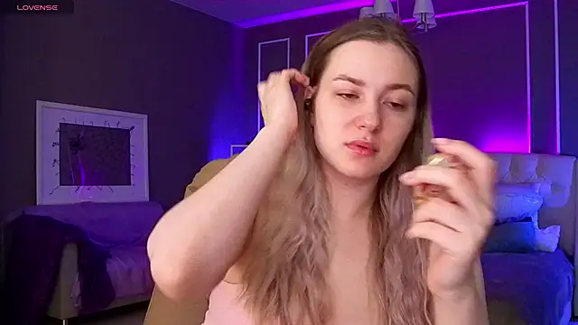 Snapshot of elinanortas chatting on 11.05.25 elinanortas online show from 11.05.25