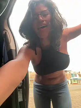 Snapshot of sexi_noemi chatting on 02.13.25 sexi noemi online show from 02.13.25