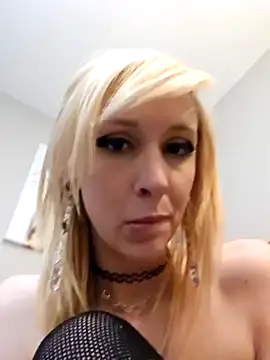 AmethystFoxx online show from 03.12.25