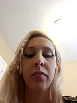 AmethystFoxx online show from 10.20.25