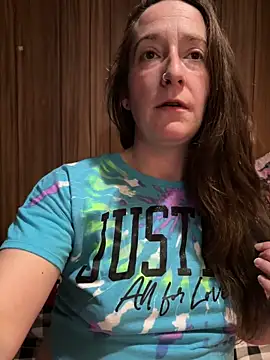 Snapshot of Mini_And_The_Bear chatting on 02.13.26 Mini And The Bear online show from 02.13.26