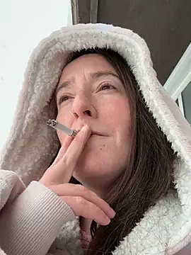 Snapshot of Mini_And_The_Bear chatting on 02.19.26 Mini And The Bear online show from 02.19.26