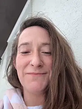 Snapshot of Mini_And_The_Bear chatting on 02.27.26 Mini And The Bear online show from 02.27.26