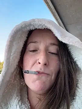 Snapshot of Mini_And_The_Bear chatting on 03.02.26 Mini And The Bear online show from 03.02.26