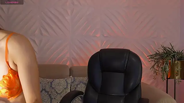 NaomiSainz online show from 03.18.26